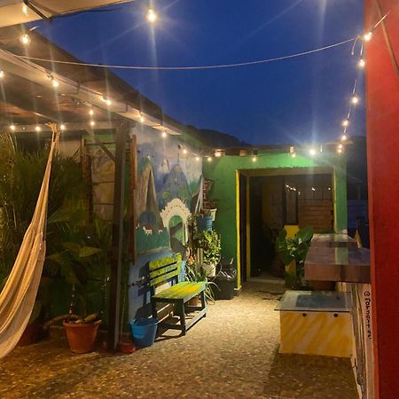Hostal El Alebrije Valle de Bravo Exterior photo