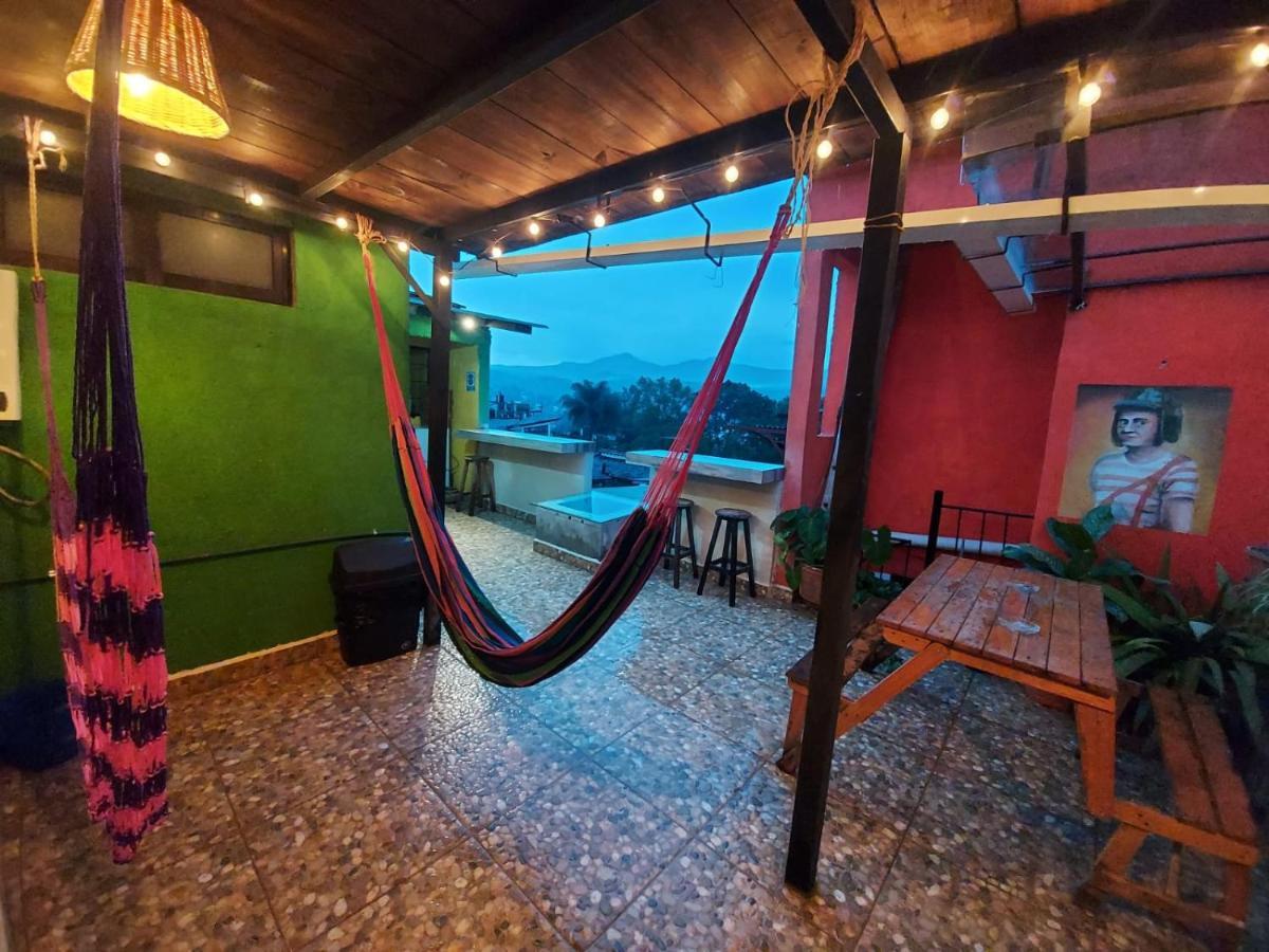 Hostal El Alebrije Valle de Bravo Exterior photo