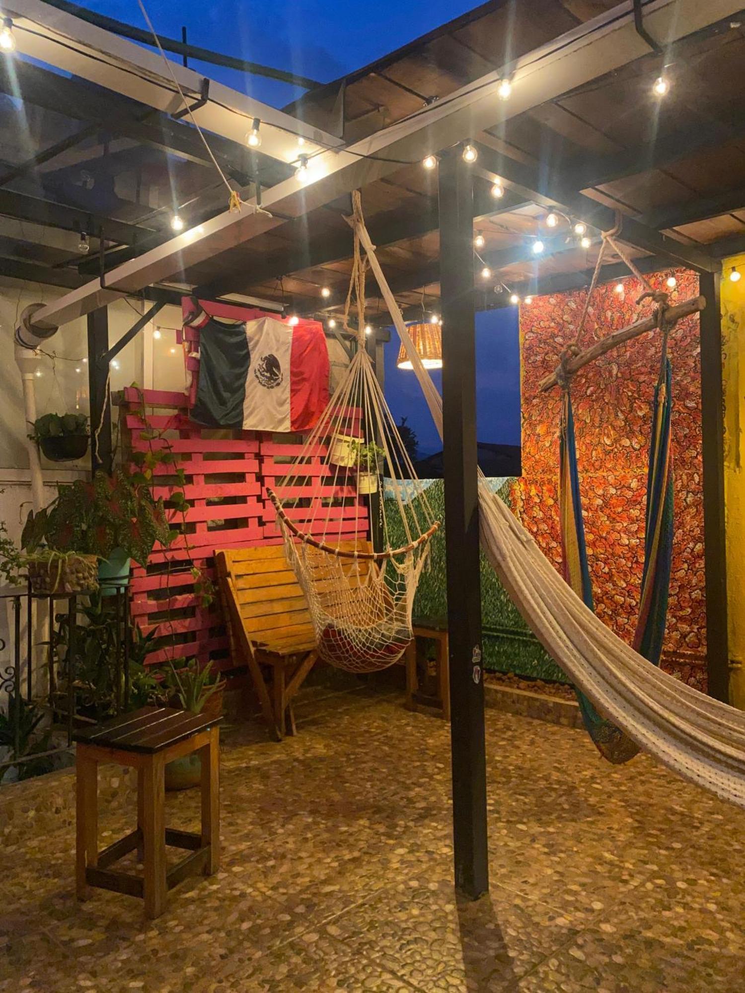 Hostal El Alebrije Valle de Bravo Exterior photo